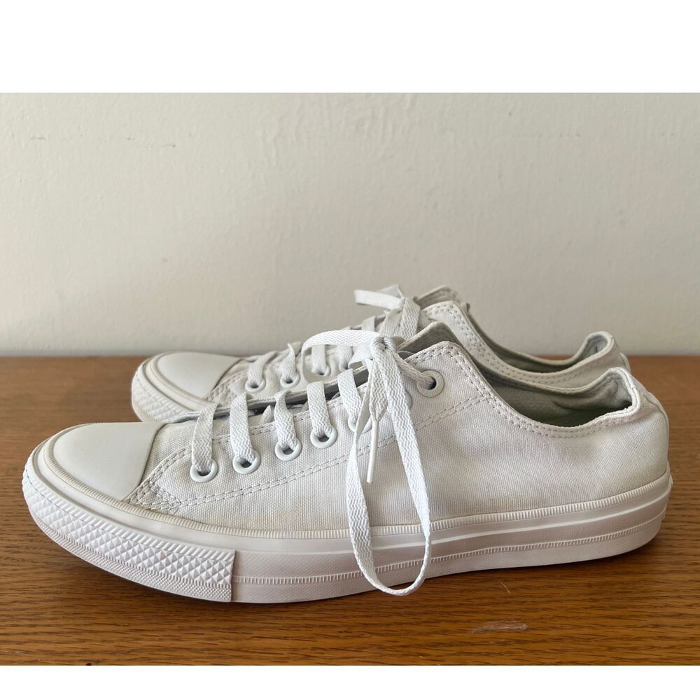 Converse All Star Shoes Low Top White Sneakers Size Men's 8.5  women 10.5